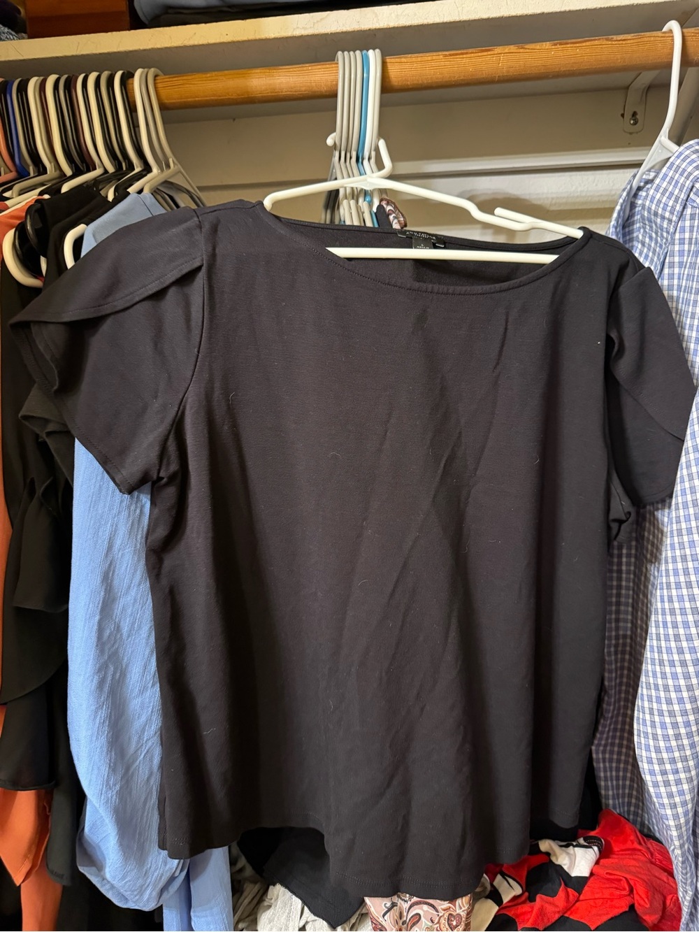 Ann Taylor Black Short Sleeve Scoop Neck Top